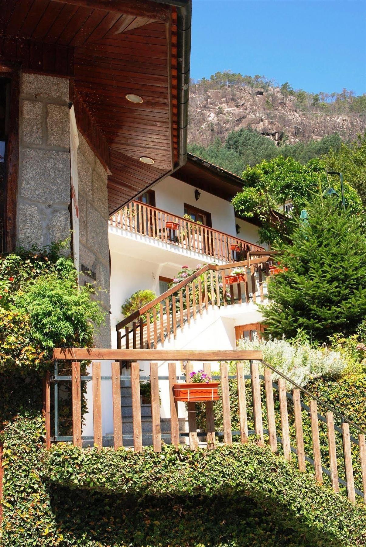 Hotel Carvalho Araujo Geres Exterior photo