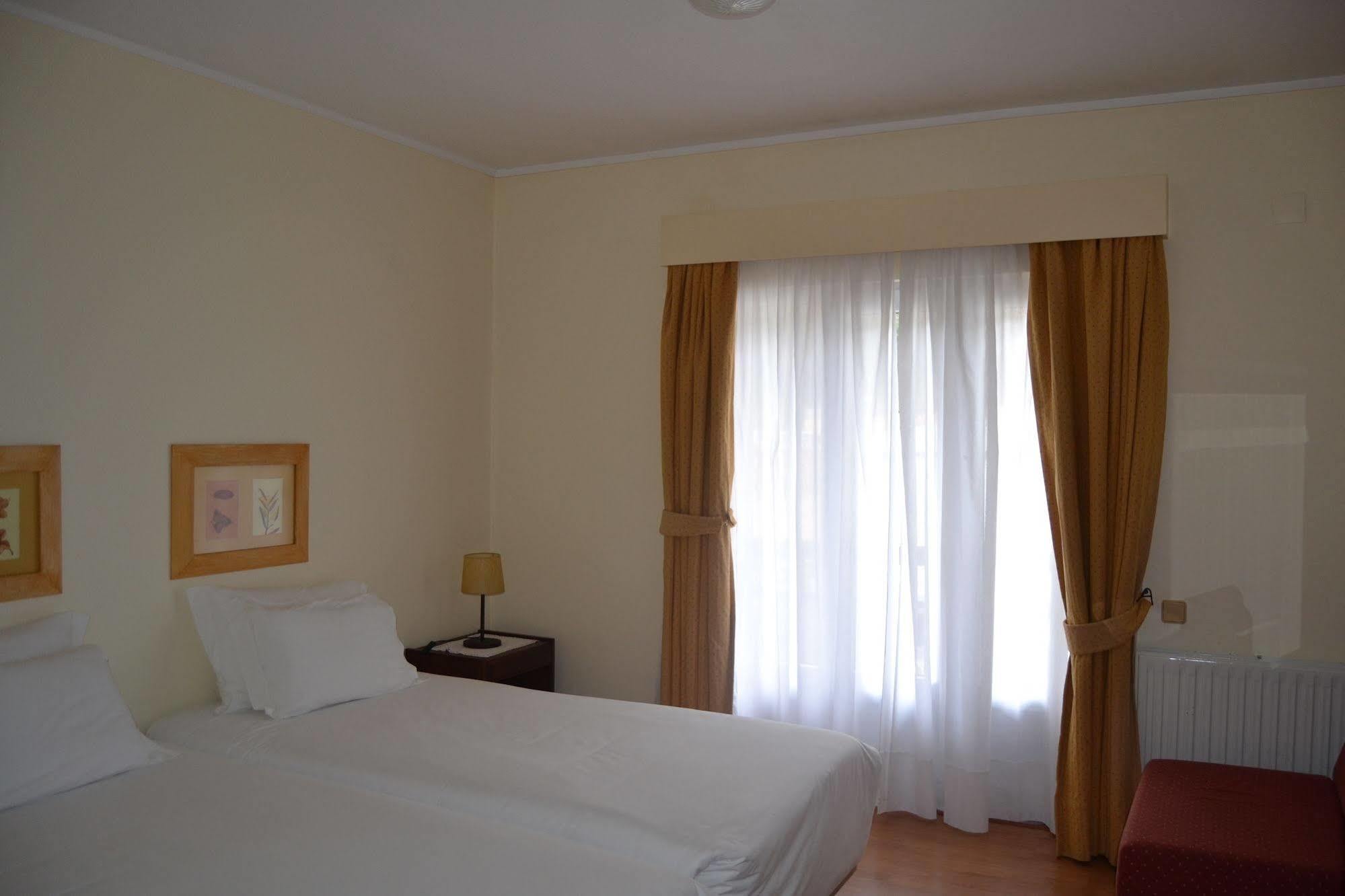 Hotel Carvalho Araujo Geres Exterior photo