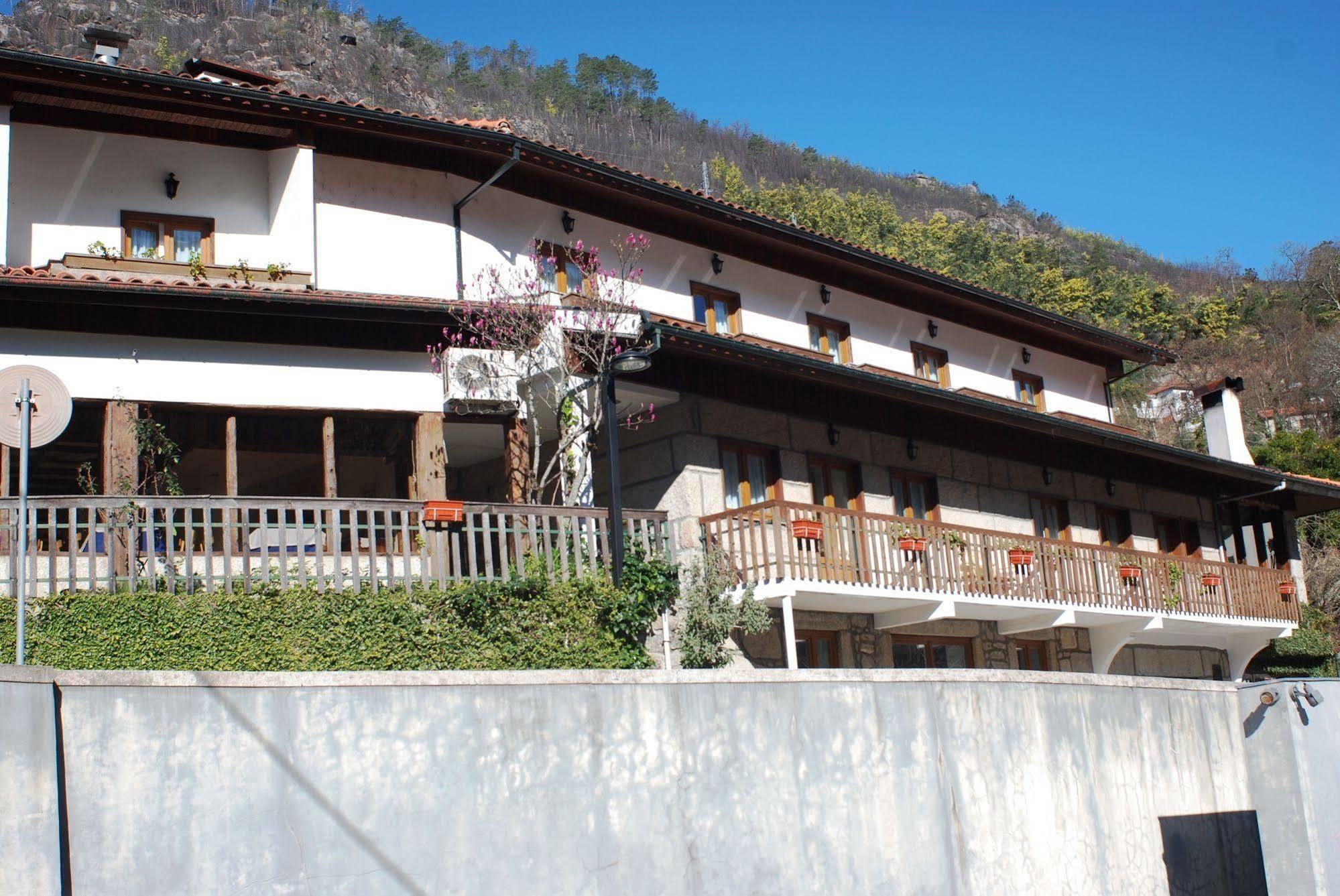 Hotel Carvalho Araujo Geres Exterior photo