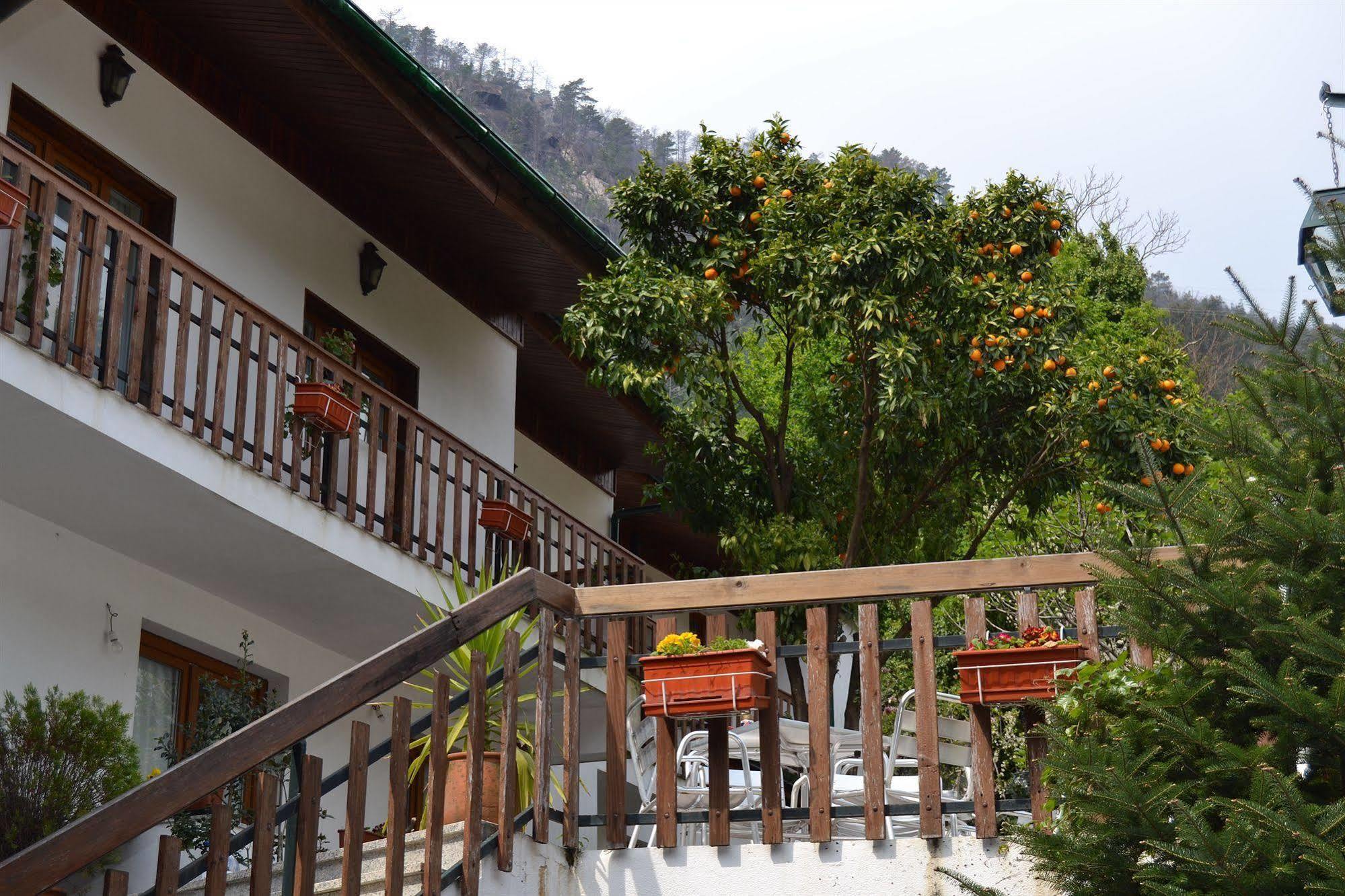 Hotel Carvalho Araujo Geres Exterior photo
